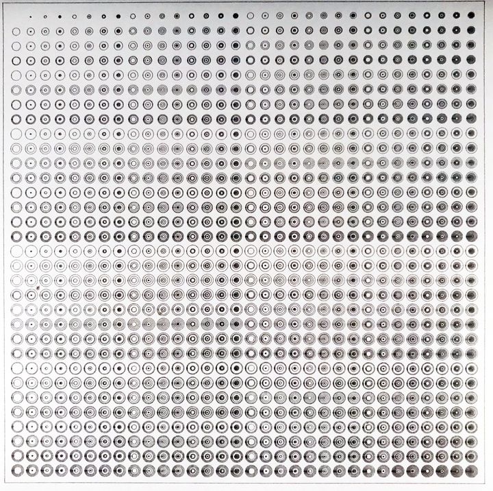10 bits circles, black on white, in sequence