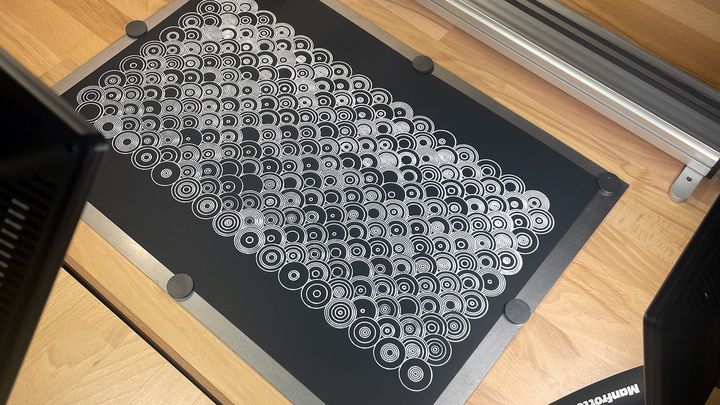 Binary clam shells, white on black, shuffled, 8 bits